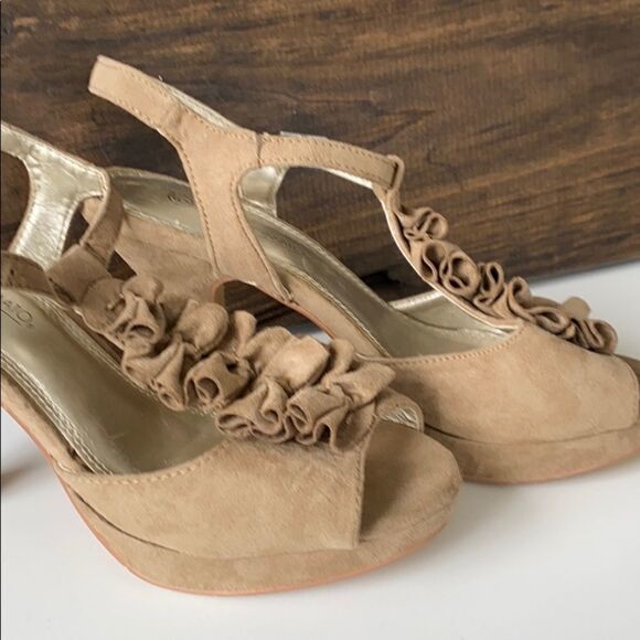 💙Hot Tomato‎ Rylie Suede Look Platform Heel Beige 6 - Picture 7 of 12